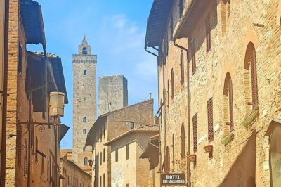 HALF-DAY: Chianti Classic Tour with Wine Experience & visit of San Gimignano - Cantine Guidi in Chianti Classico: Cellars, Five Wines, and a Real Sense of Place