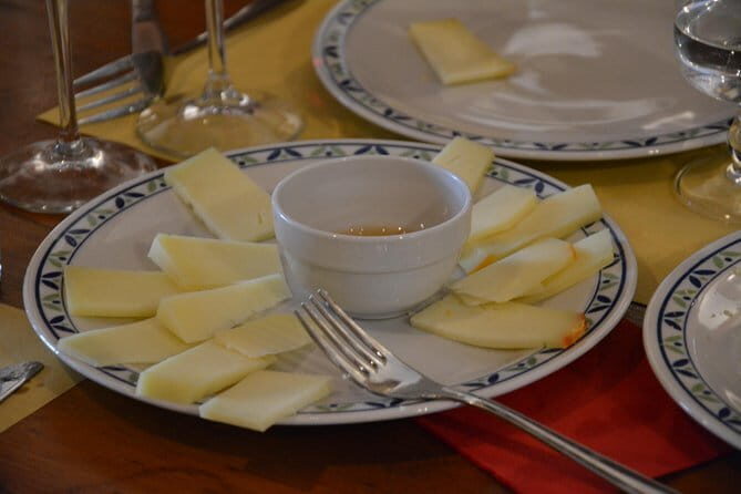 Half-Day Chianti Tour to 2 Wineries with Wine Tastings and Meal - Winery stop 1: Fattoria Montecchio or Castello Sonnino-style tastings