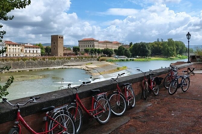 Highlights of Florence Bike Tour (E-bike Upgrade Available) - Piazza della Repubblica: A Central Square with a Backstory
