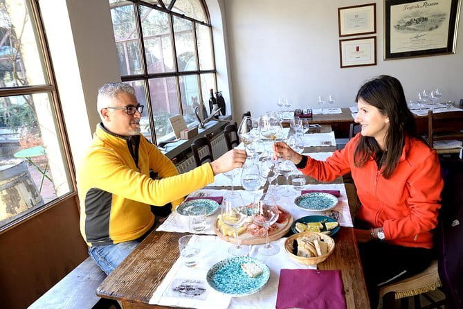 Hike & Wine Tour - Starting in Vicchio: Piazza Giotto and a Medieval Warm-Up