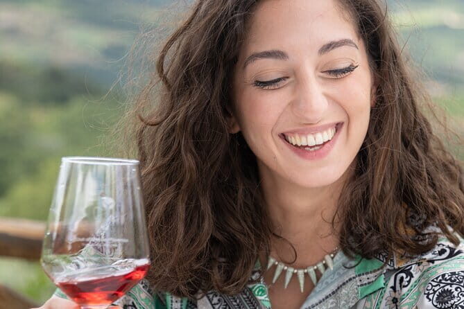 Hiking Tuscany & Chianti Wine - 3 Organic Wineries with lunch - Three organic wineries: tastings with a local guide at your side