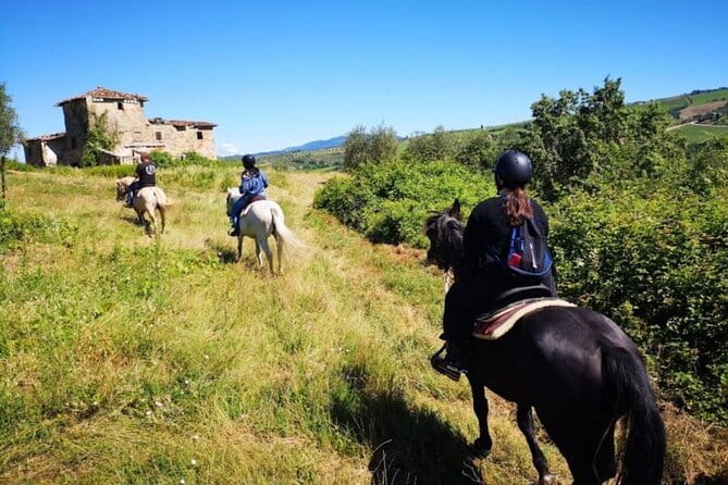 Horseback ride and Poolside Day chillout with Tuscan Lunch - From Piazza dei Cavalleggeri to the Chianti hills: how the day starts