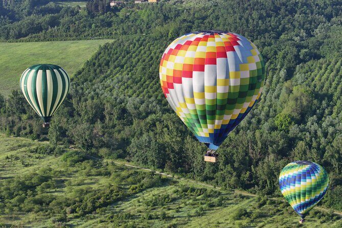 Hot air balloon over the hills of Pienza, Montalcino and Val D'Orcia - How long it takes and what you do during those ~3 hours