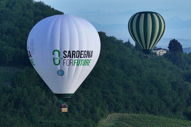 Hot air balloon over the hills of Pienza, Montalcino and Val D'Orcia - Price and value: is $421 worth a balloon over Val d’Orcia?