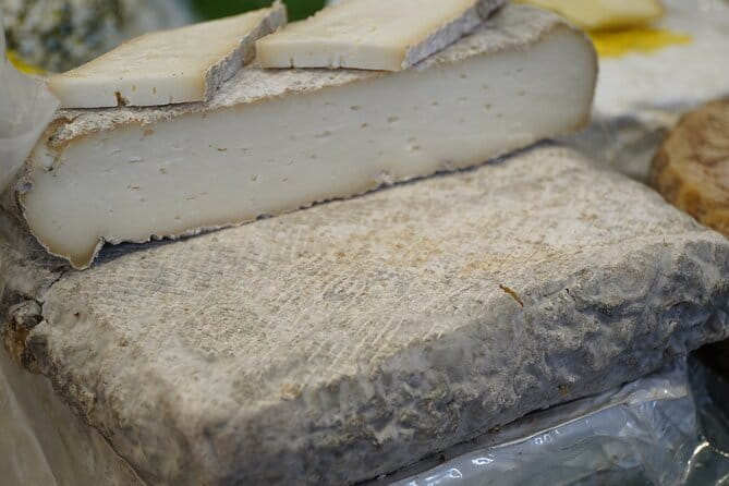Journey through Italian Cheese - Who should book this Tuscany cheese and wine class?