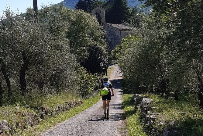 Kickbike Adventure through Florence with locals - Ponte Santa Trinita and Santo Spirito: Bridges and Neighborhood Character