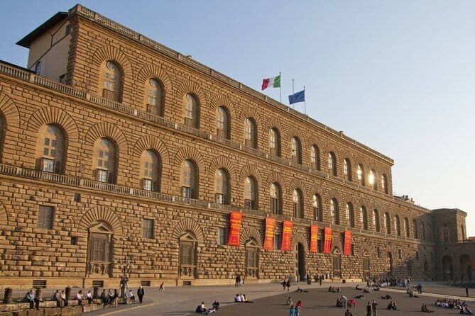 Kid-Friendly Florence Accademia Tour w Michelangelo's David & City Wonders - Stop 2: Piazza della Signoria, Palazzo Vecchio, and Medici clues