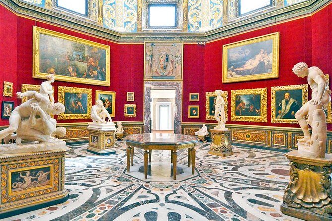 Kid-Friendly Uffizi Museum Tour in Florence with Botticelli & Leonardo Works - The Uffizi building: more than a pretty backdrop