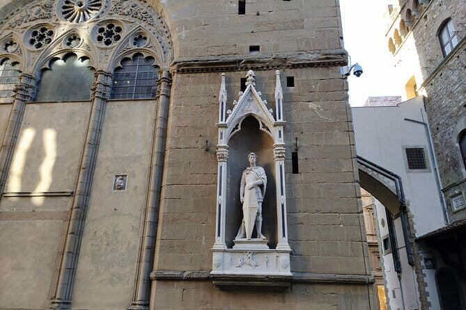 Kids Treasure Hunt in Florence Downtown. A Private Adventure! - Piazza del Duomo: Starting Strong With a Real Sense of Place