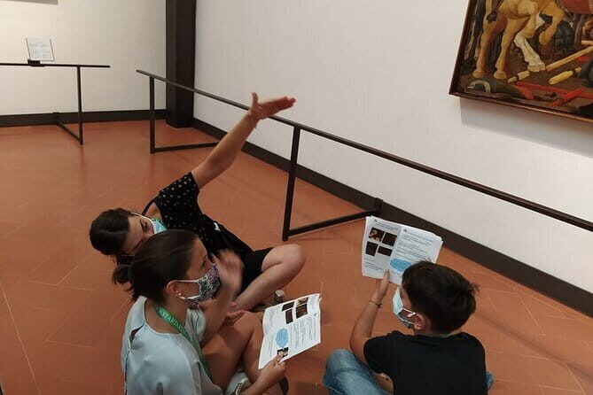 Kids treasure hunt in Uffizi museum Private, timed entry! - The guide factor: why private works so well with kids