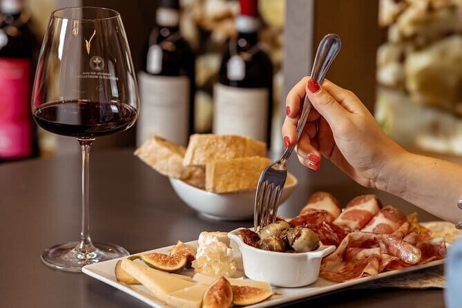 Lands of Brunello wine Pienza and Montalcino with Gourmet Lunch - Montalcino free time: the medieval town you came for