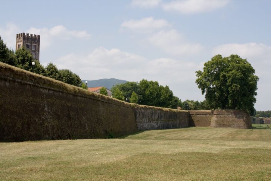 Lucca: City Highlights Walking Tour - Lucca’s walls near Porta San Pietro: the view payoff