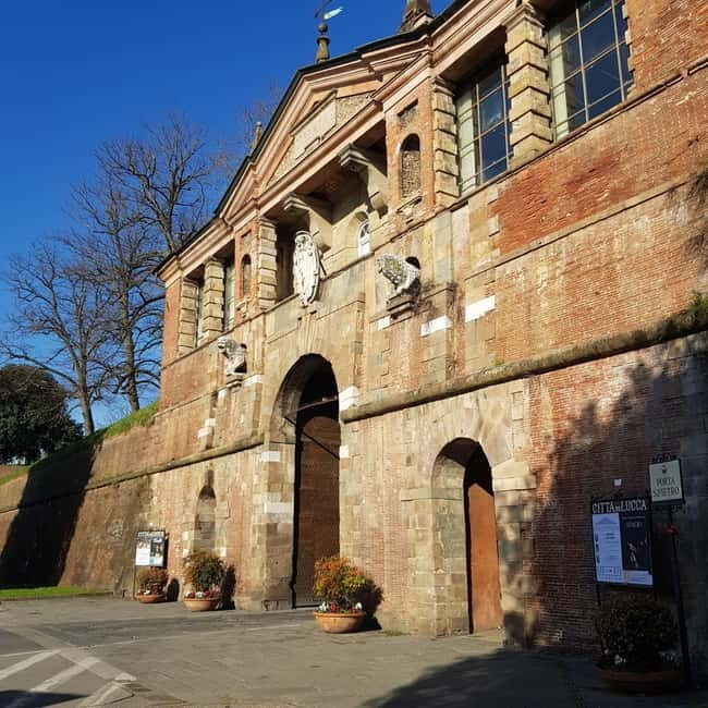 Lucca classica: visita guidata in ITALIANO - The real appeal: a guided Lucca route you can follow fast