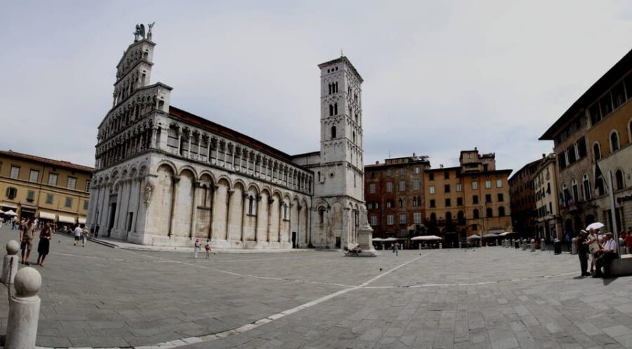 Lucca: Guided Walking Tour - Saint Michael’s exterior and the shift into the city squares