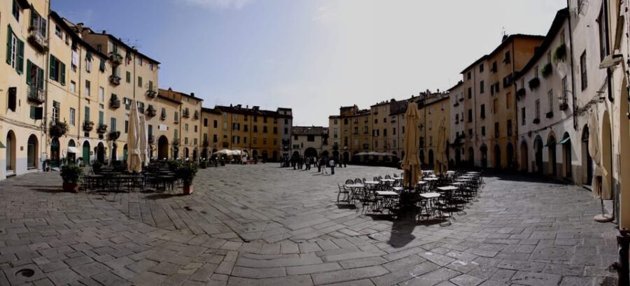 Lucca: Guided Walking Tour - The amphitheater area: history in the middle of town
