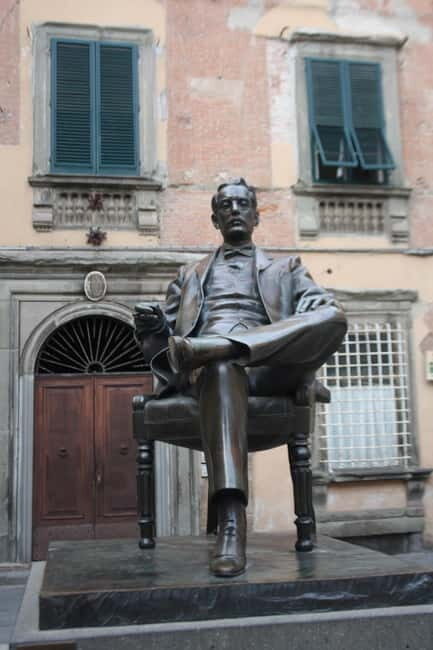 Lucca: join a 'must see' walking tour! (English) - Getting Oriented at Chiesa di San Michele in Foro