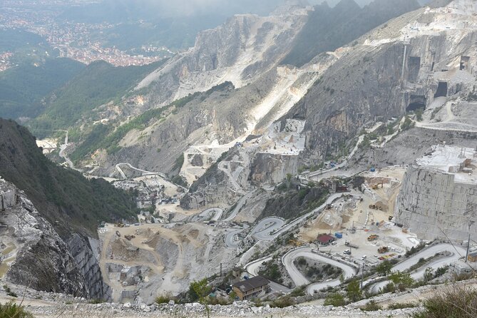 Lucca Private Day Trip to Pietrasanta and the Cararra Marble Quarries - Carrara marble quarries: choose your way into the Apuan Alps