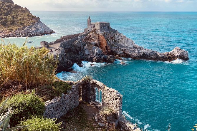 Lucca Private Day Trip To Portovenere & Cinque Terre - Corniglia: The One Village That Isn’t Right by the Water