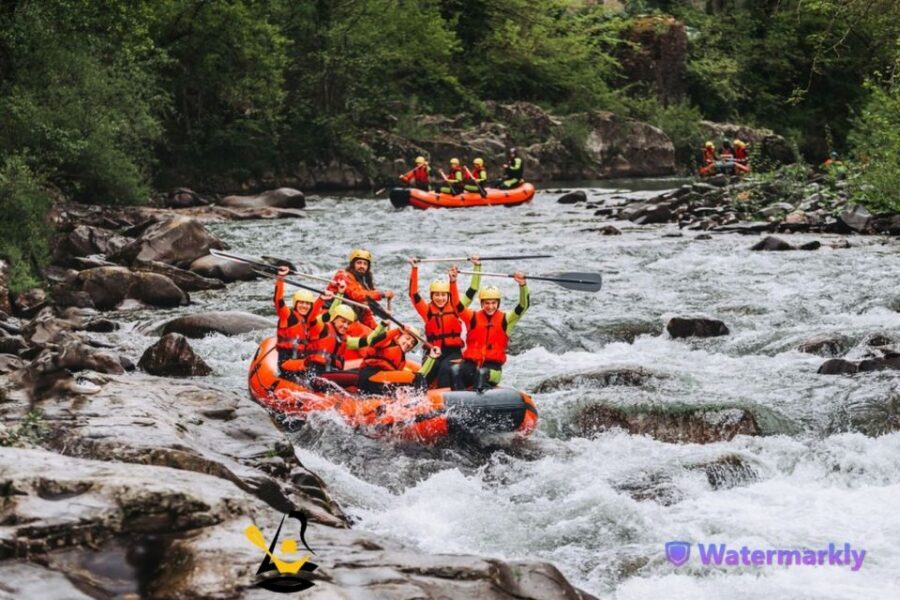 Lucca: Rafting Adventure - Getting to Bagni di Lucca: short van rides and a big safety focus