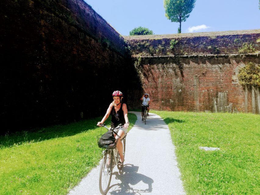 Lucca Sightseeing Tour by E-bike or City bike - Why Lucca’s walls make this tour feel like real local time