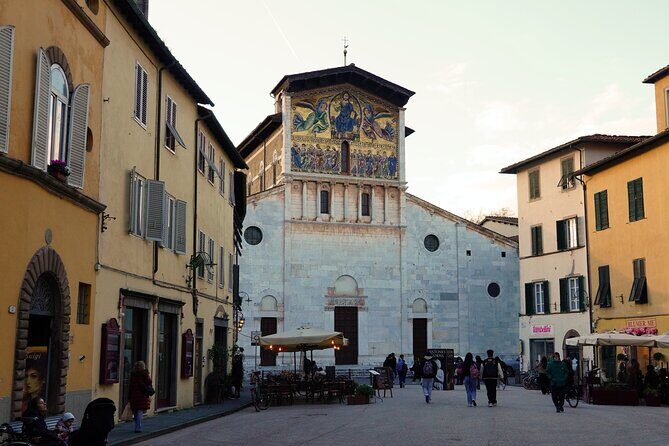 Lucca: Walking tour to discover the city of 100 churches - Price and value: $34.39 for guided entry, not just sightseeing
