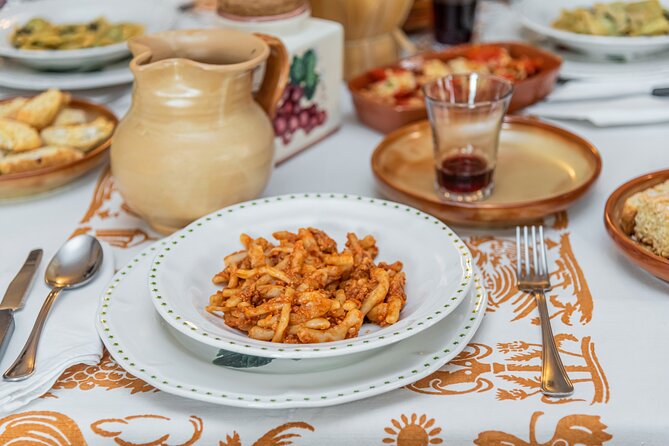 Lucca Walking Tour & Traditional Cooking Class with Wine - Getting the most out of Lucca: why this class is about more than dinner