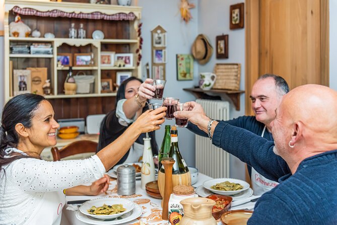 Lucca Walking Tour & Traditional Cooking Class with Wine - Who should book this Lucca cooking and wine experience?