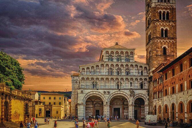 Lucca Walking Tour with Audio and Written Guide by a Local - Key highlights worth knowing before you go