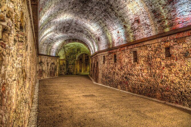 Lucca Walking Tour with Audio and Written Guide by a Local - Duomo di San Martino: what to notice outside, plus optional inside masterpieces