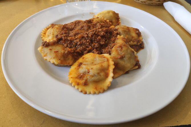 Lucca’s Ultimate Food Tour: Full Tuscan Meal by Do Eat Better - The Torre Guinigi moment: a quick history pause on the way