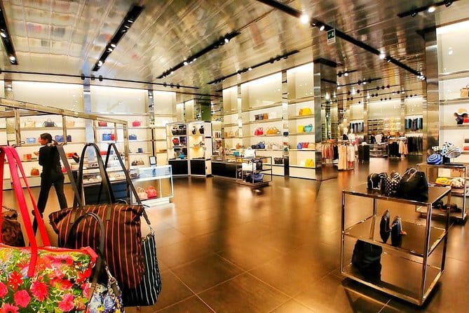 Luxury Shopping Experience: Private Chauffeur to The Mall & Prada - English-speaking service and a driver who adjusts with you
