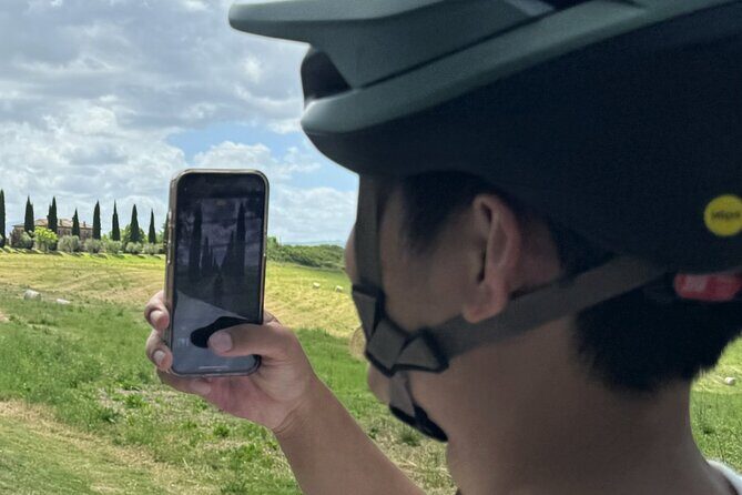 MONTALCINO Private E-Bike & Brunello Winery Experience - The e-bike setup: comfort, safety, and low-effort hills