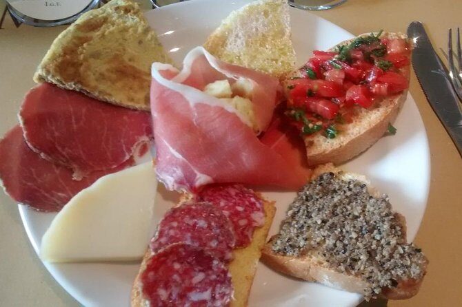 Montefalco: Winery and Oil Mill Tour in with Light Lunch - Key highlights to clock fast