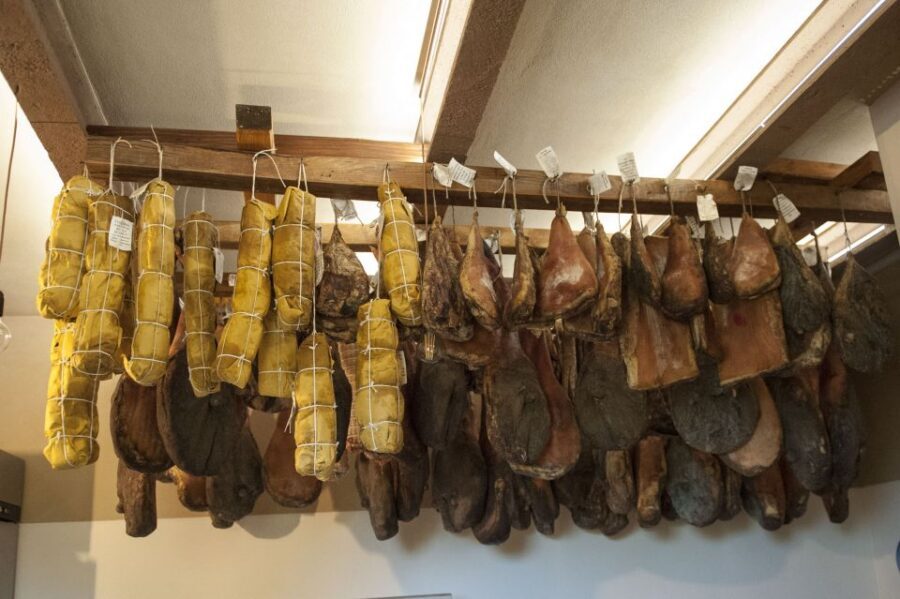Montepulciano: Cinta Senese Tour With Food Tasting - Cinta Senese Tastings: Cold Cuts, Pecorino di Pienza, and Jam