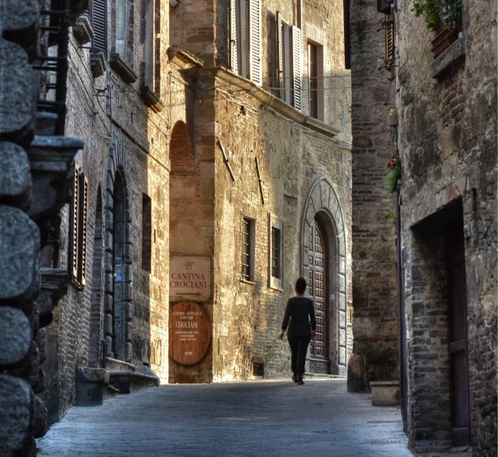 Montepulciano: Guided Walking Tour and Food Tasting - Piazza Grande meeting point: where your tasting tour starts