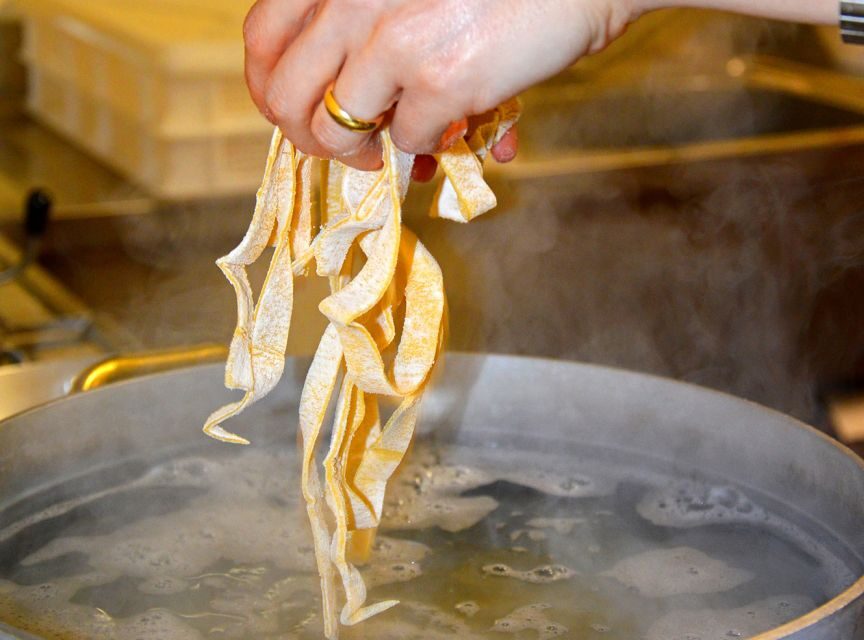 Montepulciano: Tuscan Cooking Class Traditional Pasta Menu - Arriving At Le Caggiole: Tuscany’s Kitchen Starts With A Welcome