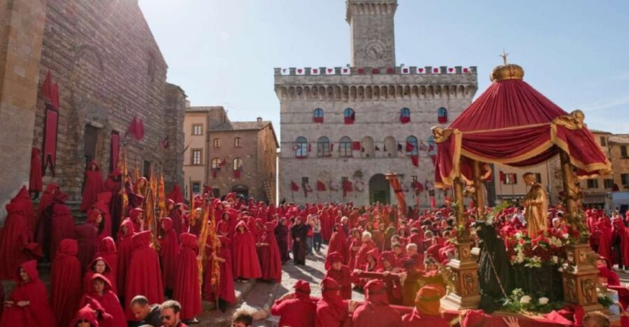 Montepulciano: Twilight Saga New Moon Tour with Wine Tasting - Meeting at Piazza Grande: quick orientation and easy logistics