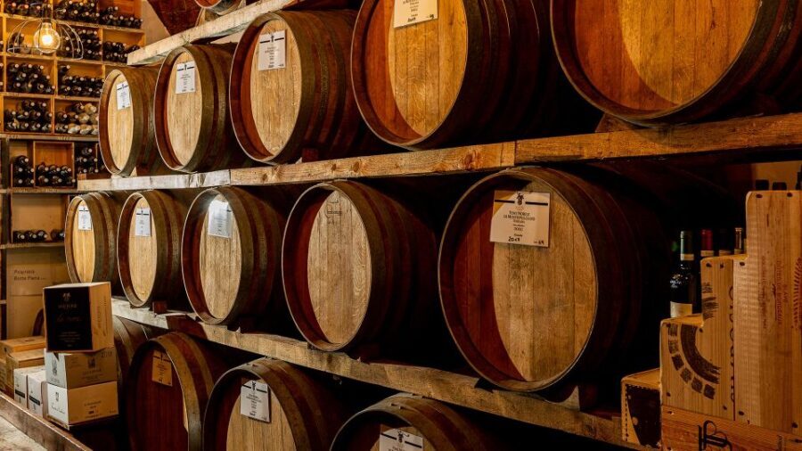 Montepulciano: Wine Tasting in the Tuscan countryside - Vino Nobile di Montepulciano DOCG: what to expect from the region’s signature
