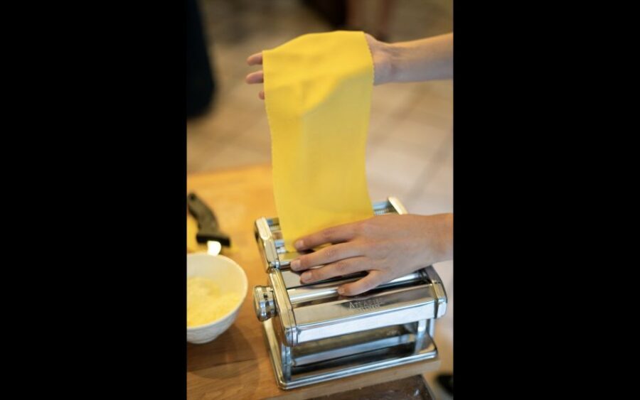 Neighborhood shopping & Homemade Pasta ! - What makes this class feel more authentic than a generic pasta tour