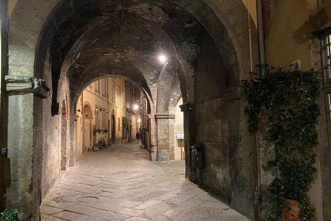 Night Walking Tour in Lucca - Lucca after dark: cooler feet, calmer streets, better photos