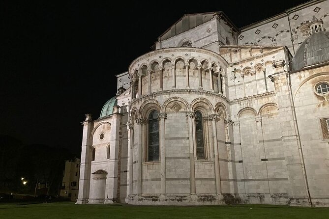 Night Walking Tour in Lucca - Via Fillungo: shopping street, tower views, and Lucca’s signature skyline