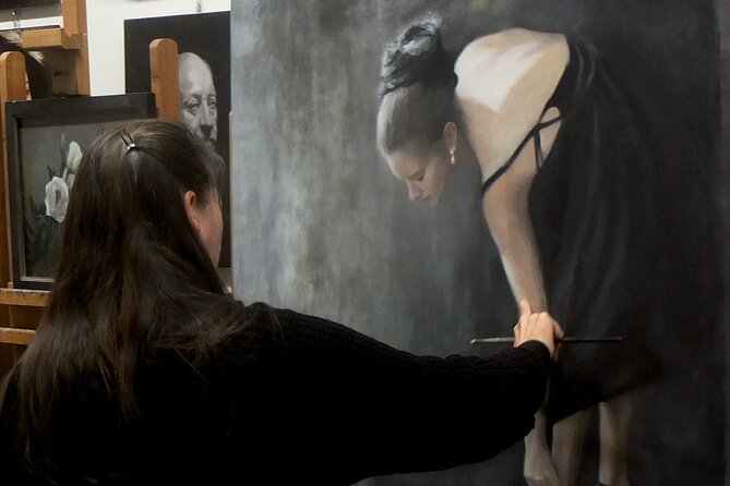 Oil Painting Class in Florence - How the session flows: demo, then your turn with the brush