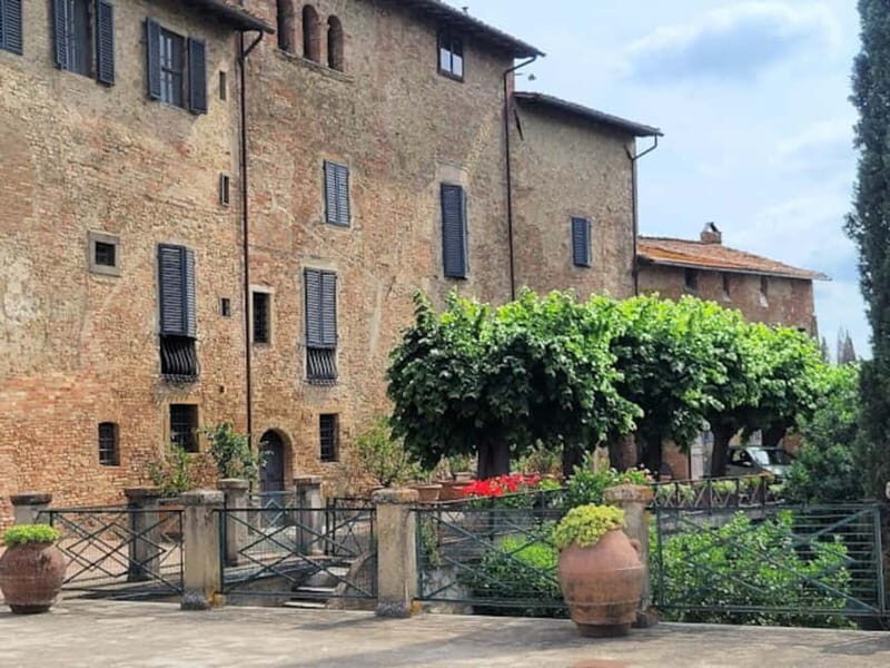 Organic Wine and Food Tasting at Historic Fattoria Majnoni - Optional upgrade: the Baroque villa visit for €15