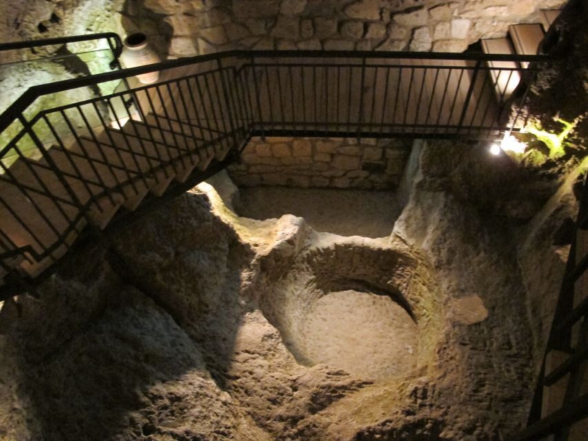 Orvieto: 2-Hour Cathedral and Underground Tour - Entering Orvieto Cathedral from the facade to San Brizio