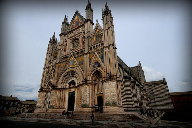 Orvieto and Civita di Bagnoregio including Underground Tour and Lunch - Getting Oriented in Orvieto: funicular views and fortress walls