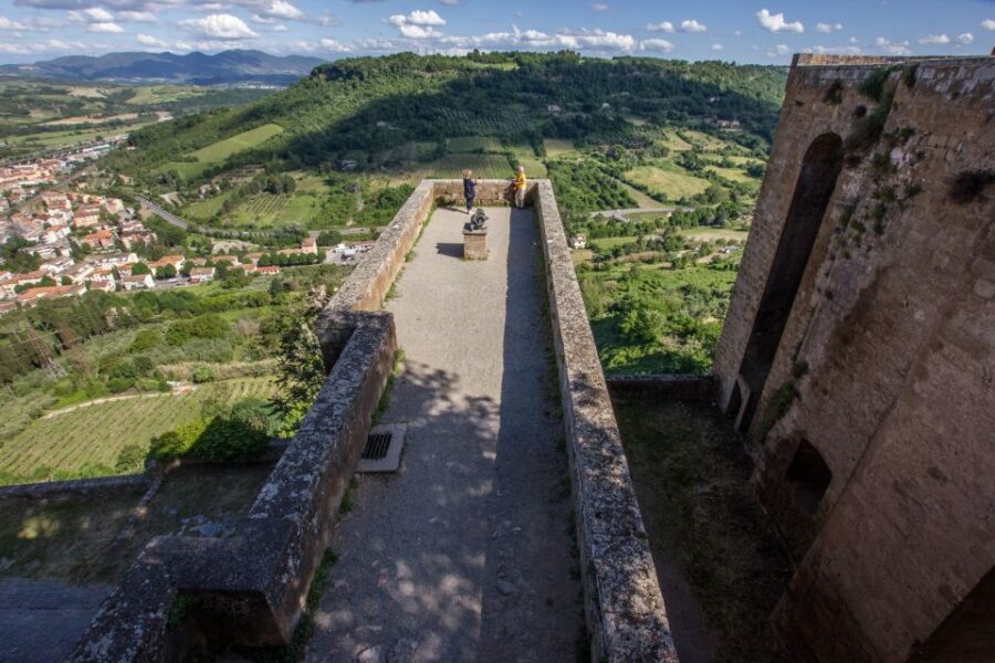 Orvieto: Old Town Guided Walking Tour - Where Orvieto Starts: Piazza Duomo and a Fast Sense of Place