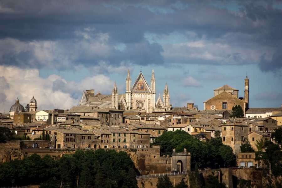 Orvieto: Old Town Guided Walking Tour - Price and Timing: Does $35 Make Sense for What You Get?