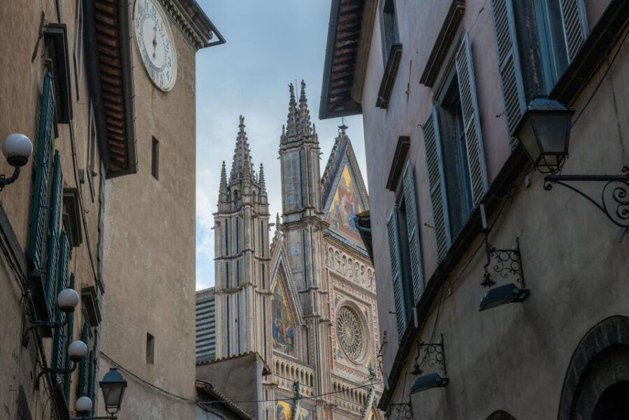 Orvieto: Private tour of the city and cathedral of Orvieto - The Orvieto Cathedral: why it’s a European-level stop