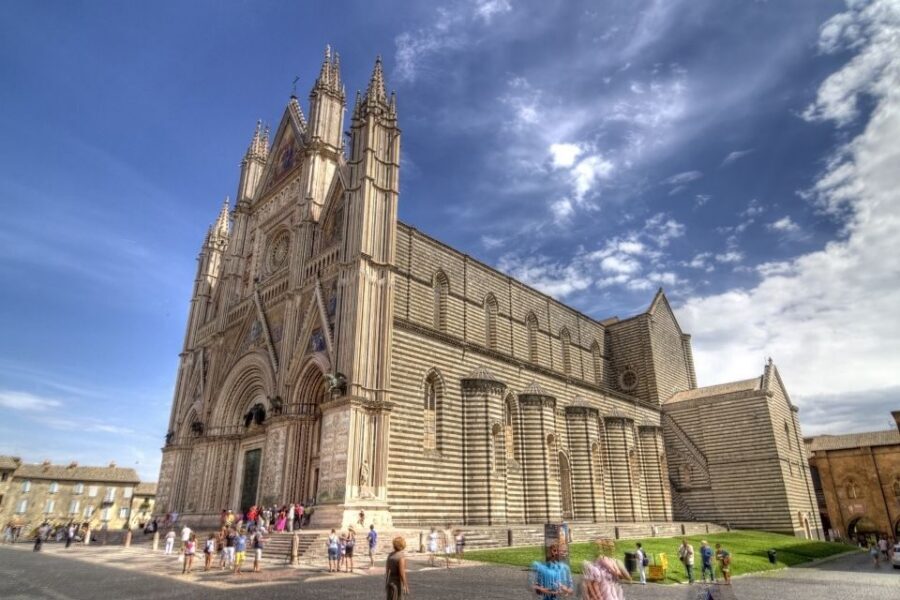 Orvieto: Private tour of the city and cathedral of Orvieto - Piazza duomo meeting point: get your bearings fast