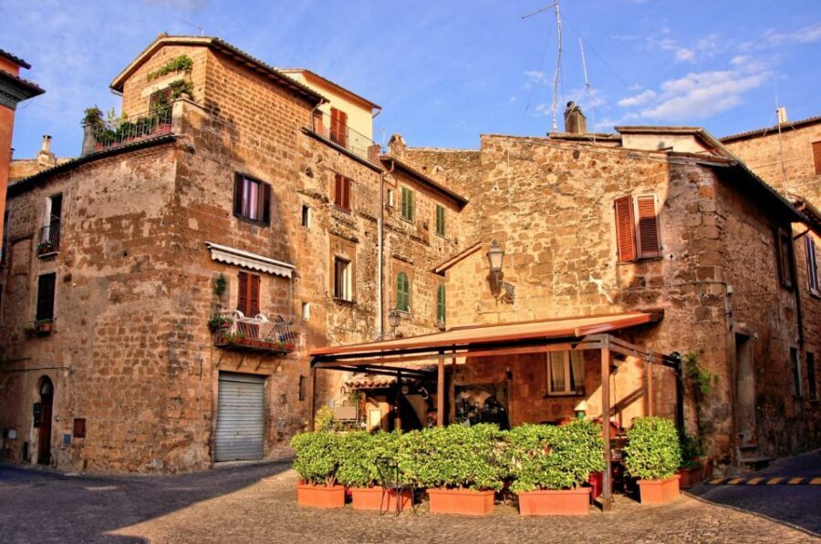 Orvieto: Private Walking Tour with the Cathedral of Orvieto - The 2.5-hour flow: street views, then the Duomo